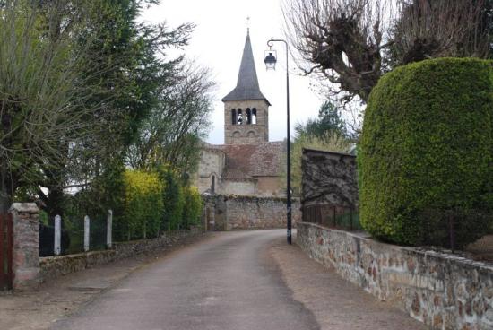 chasteloy l'église 3.JPG