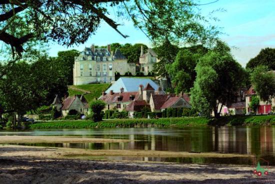 Apremont-sur-allier Vue _ Mairie D'apremont2.jpg